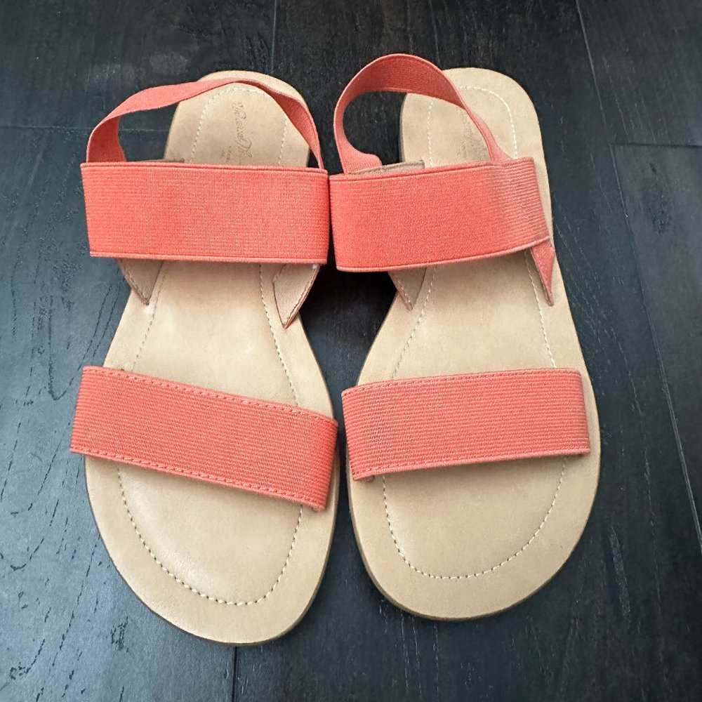 Summer Coral Sandals, Size 6, lightly worn